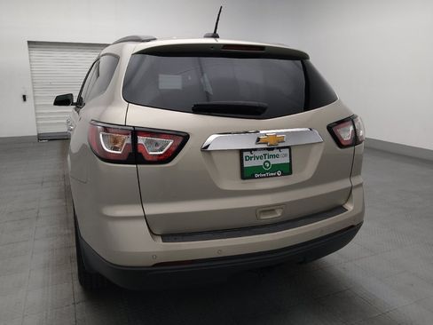 Used 2017 Chevrolet Traverse LT w/ Style and Technology Package FWD image 6