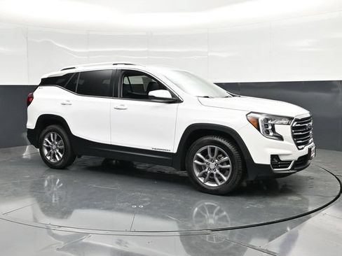 Used 2023 GMC Terrain SLT AWD/4WD image 3