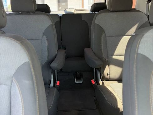 Used 2019 Chevrolet Traverse LT FWD image 22