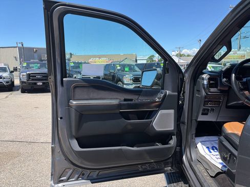 Used 2022 Ford F150 Platinum w/ Equipment Group 701A High AWD/4WD image 18