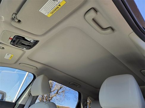 Used 2024 Kia Sorento S w/ Panoramic Sunroof Package image 10