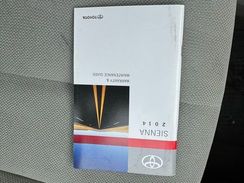 Used 2014 Toyota Sienna L image 21