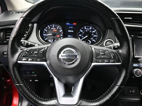 Used 2022 Nissan Rogue Sport SV FWD image 14
