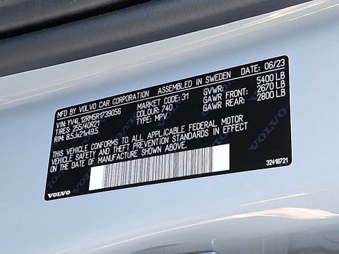 Certified 2024 Volvo XC60 B5 Ultimate w/ Protection Package Premier AWD/4WD image 25