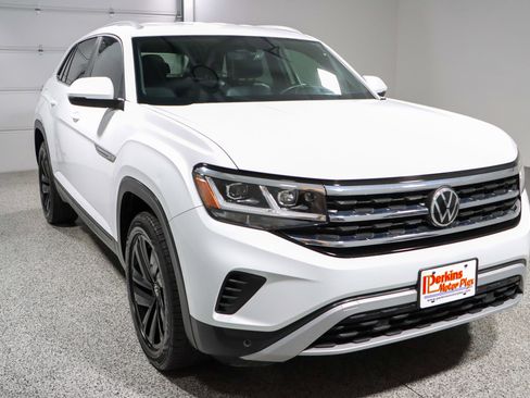 Used 2022 Volkswagen Atlas Cross Sport SE w/ Black Wheel Package AWD/4WD image 5
