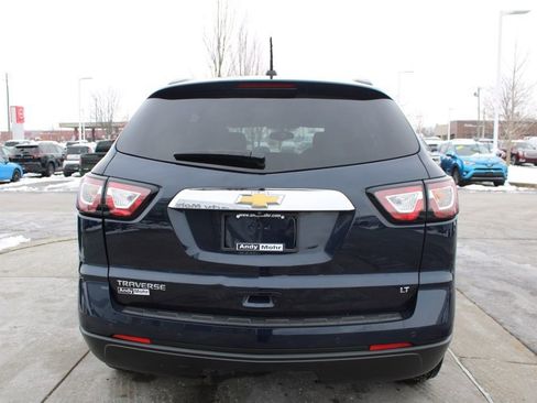 Used 2017 Chevrolet Traverse LT w/ Style and Technology Package image 8