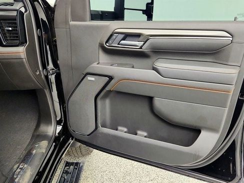 Used 2025 GMC Sierra 2500 AT4 w/ AT4 Premium Plus Package AWD/4WD image 28