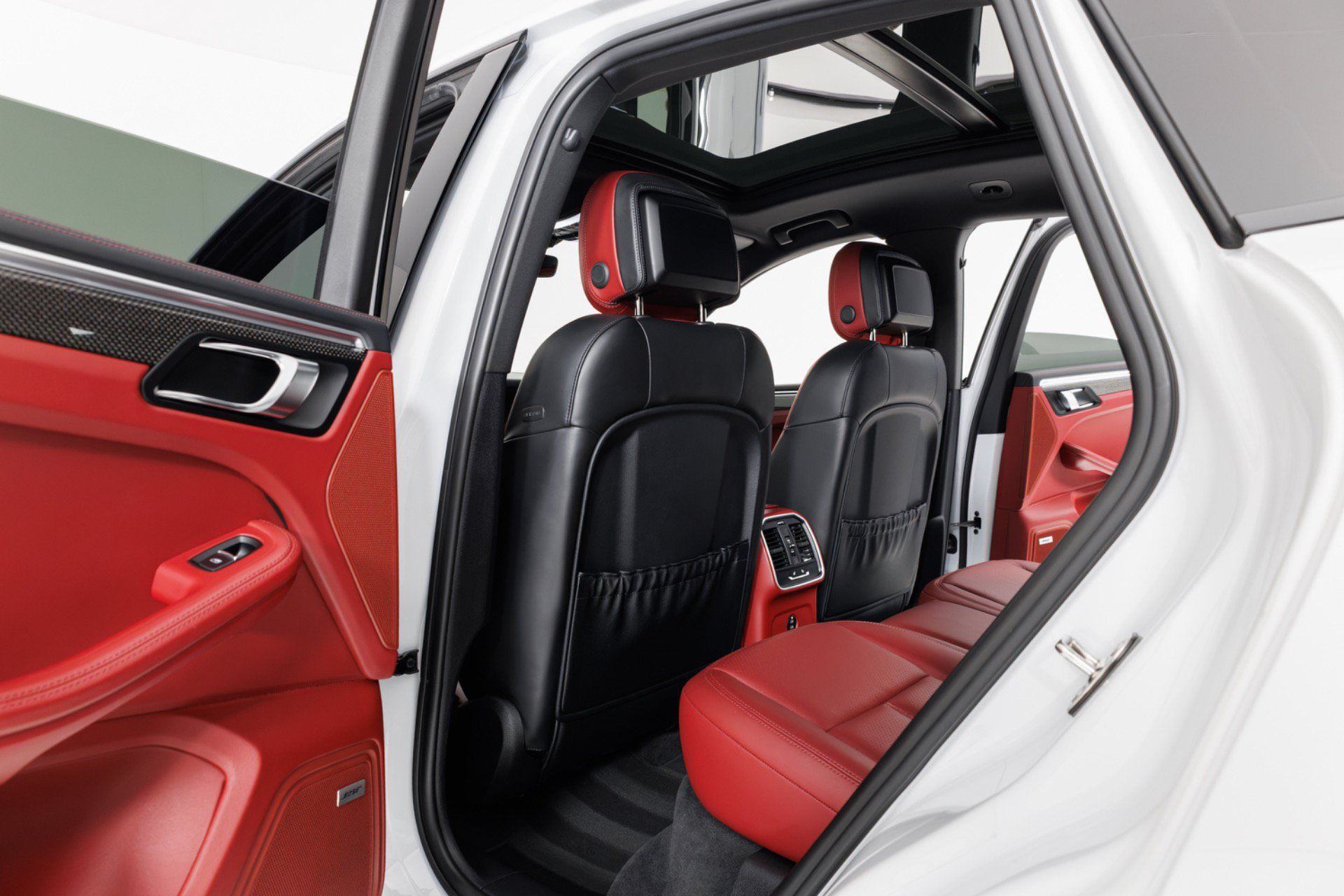 Used 2022 Porsche Macan GTS AWD/4WD image 55