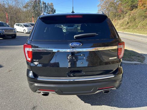 Used 2018 Ford Explorer XLT w/ Equipment Group 201A image 7