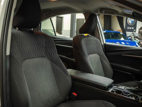 Used 2025 Toyota Camry SE image 14