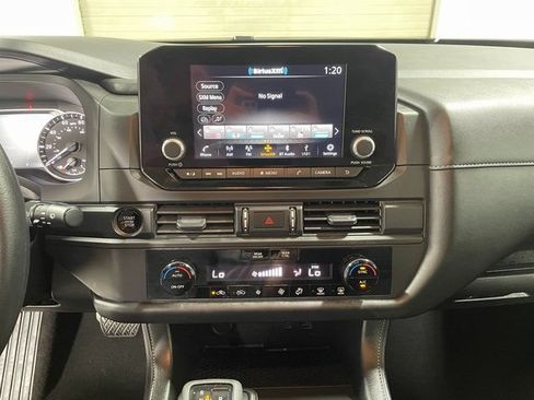 Used 2025 Nissan Pathfinder S AWD/4WD image 16