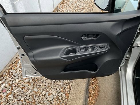 Used 2025 Nissan Versa SV image 12