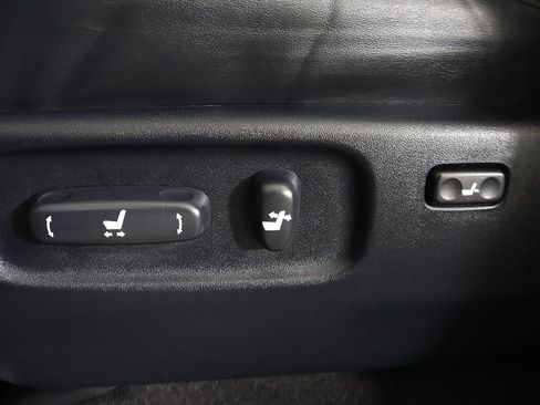 Used 2020 Toyota Land Cruiser image 38