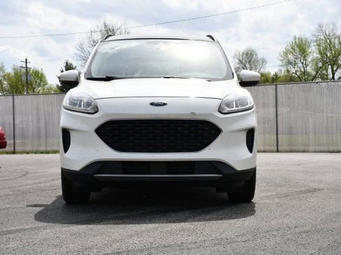 Used 2020 Ford Escape SE image 2