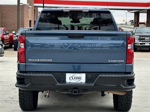 Used 2024 Chevrolet Silverado 1500 Custom Trail Boss AWD/4WD image 4