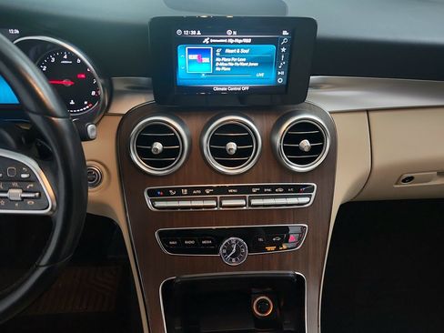 Used 2019 Mercedes-Benz C 300 4MATIC Sedan image 20