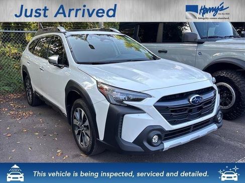Used 2023 Subaru Outback Touring XT AWD/4WD image 3