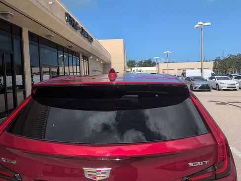 Used 2024 Cadillac XT4 Luxury FWD image 8