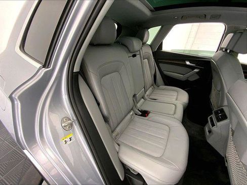 Certified 2022 Audi Q5 2.0T Premium w/ Convenience Package AWD/4WD image 22