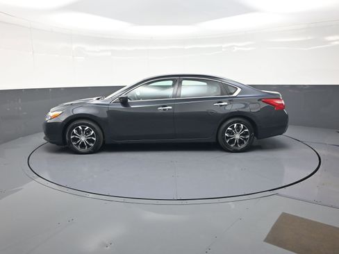Used 2017 Nissan Altima 2.5 S w/ Power Driver Seat Package FWD image 6