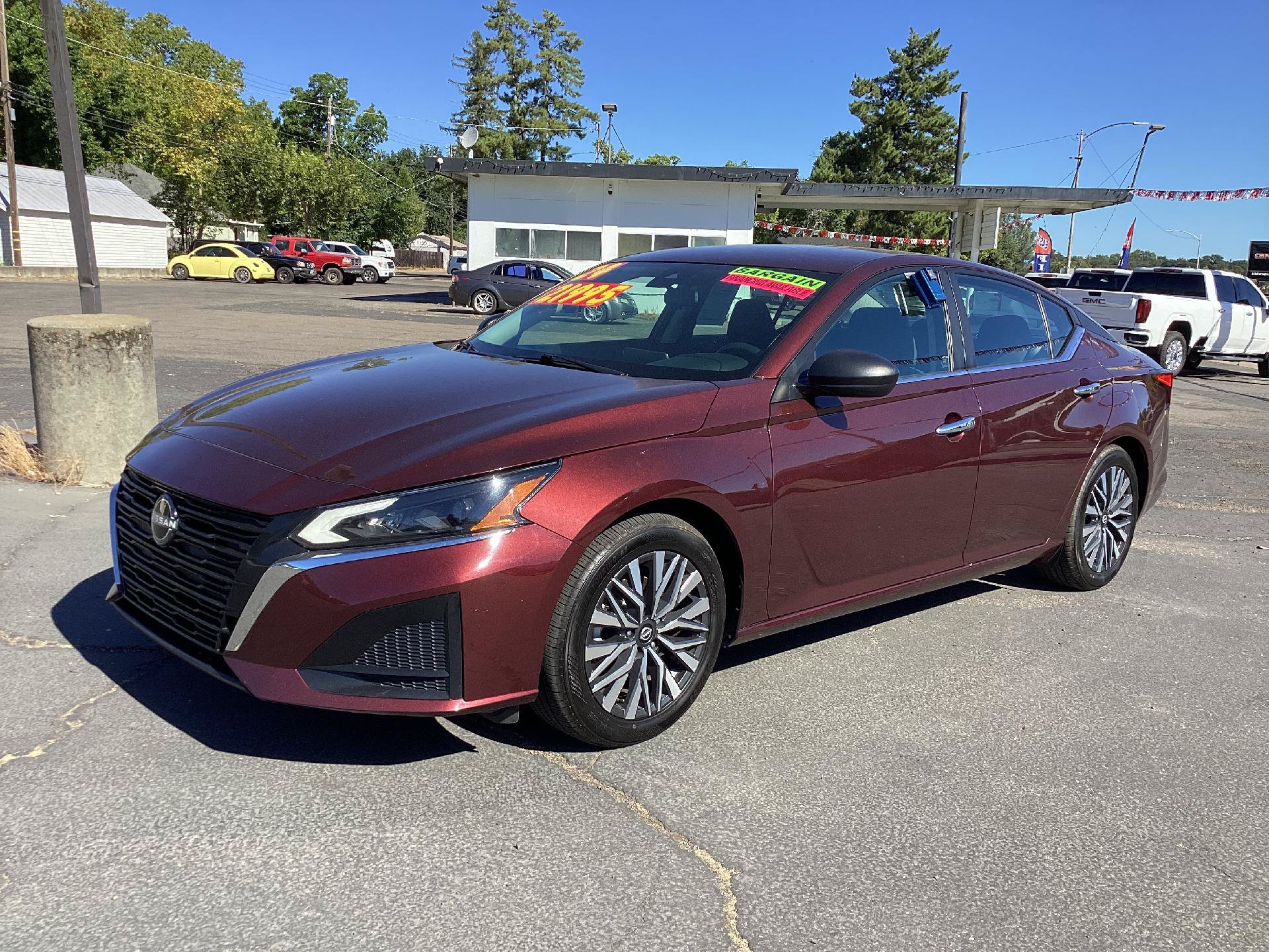 Used 2024 Nissan Altima 2.5 SV FWD image 5