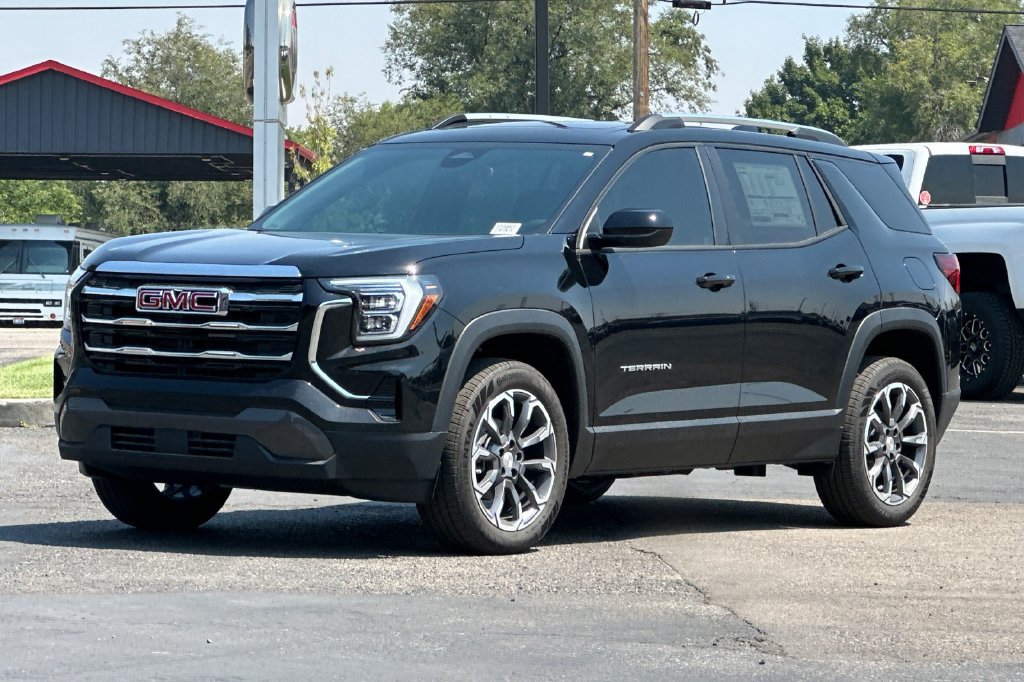 New 2026 GMC Terrain Elevation w/ Elevation Premium Package AWD/4WD image 4