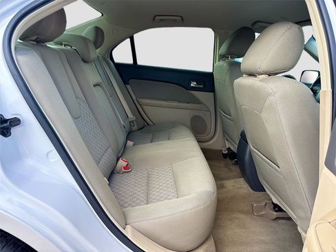 Used 2012 Ford Fusion SE image 25