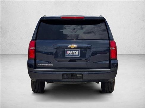 Used 2018 Chevrolet Suburban LT RWD image 6