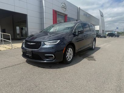 Used 2021 Chrysler Pacifica Touring-L