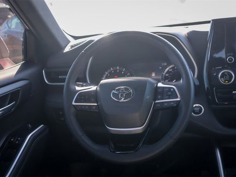 Used 2024 Toyota Highlander XSE image 21