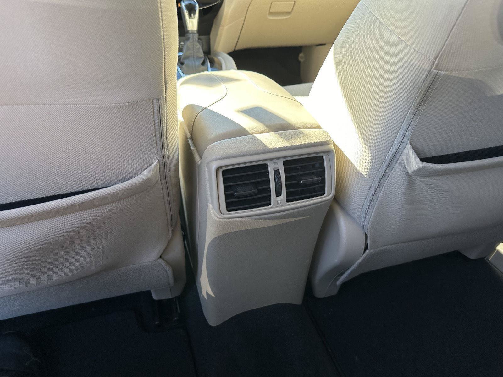Used 2020 Nissan Rogue SV AWD/4WD image 36