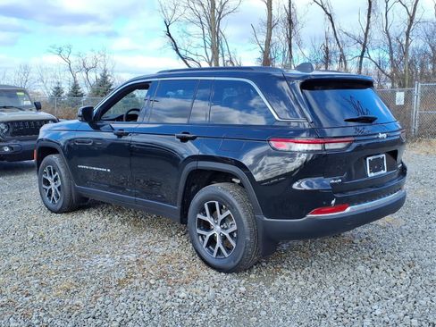 New 2025 Jeep Grand Cherokee Limited w/ MOPAR Finishing Package AWD/4WD image 3
