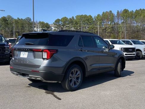 New 2026 Ford Explorer Active w/ Active Comfort Package AWD/4WD image 3