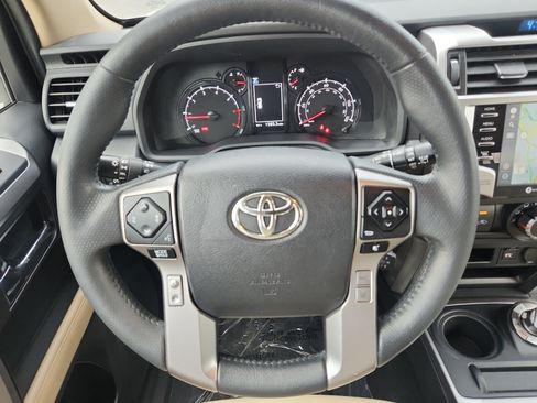 Used 2022 Toyota 4Runner SR5 Premium AWD/4WD image 9