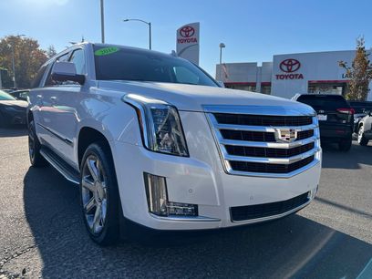 Used 2016 Cadillac Escalade ESV Luxury