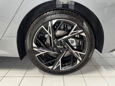 Used 2025 Kia K5 GT-Line w/ GT-Line Premium Package image 11