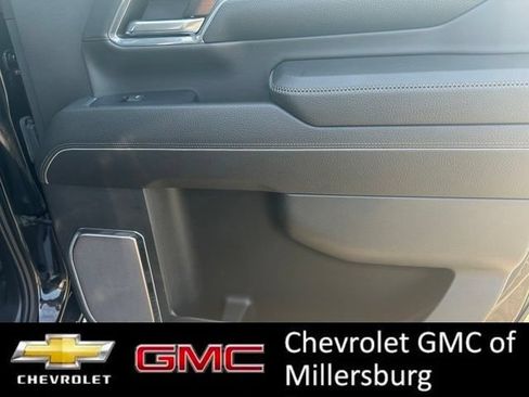 Used 2024 GMC Sierra 3500 Denali AWD/4WD image 35