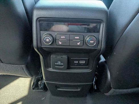 Used 2023 GMC Acadia AT4 w/ Preferred Package image 19