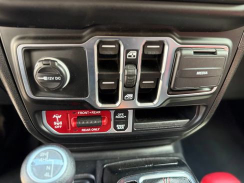 Used 2021 Jeep Wrangler Unlimited Rubicon AWD/4WD image 15