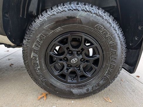 Used 2022 Toyota Tacoma SR image 37