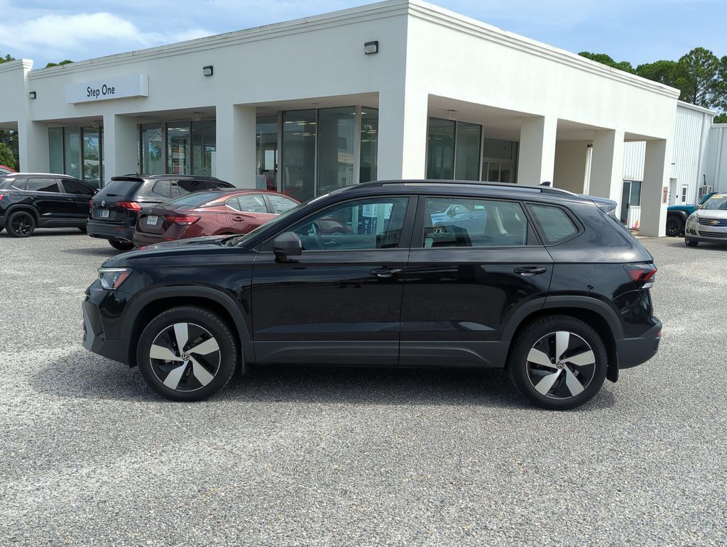 Used 2025 Volkswagen Taos S AWD/4WD image 4