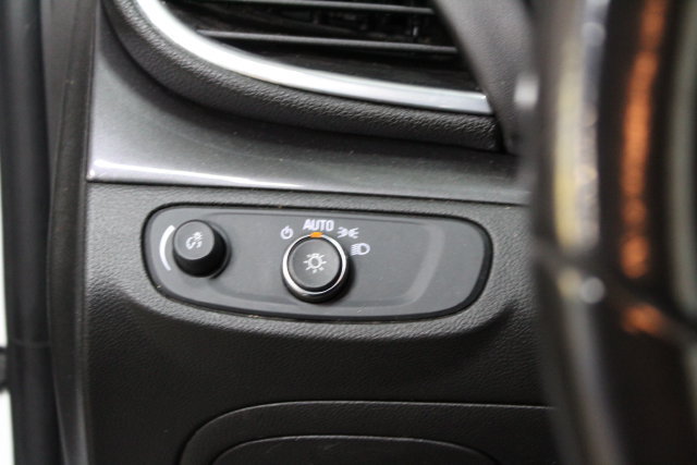 Used 2021 Buick Encore Preferred AWD/4WD image 15