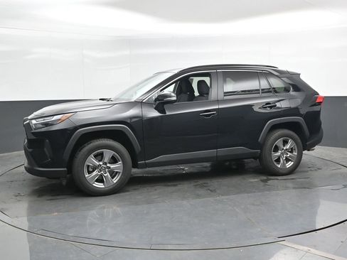 Used 2024 Toyota RAV4 XLE w/ Weather Package AWD/4WD image 7