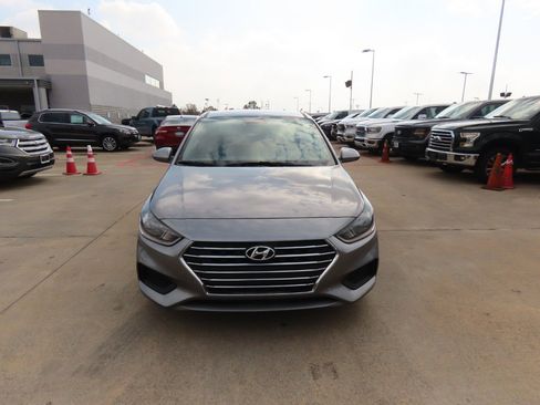 Used 2022 Hyundai Accent SE image 3