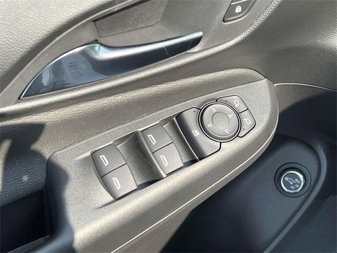 Used 2025 Buick Envista Preferred w/ Convenience I Package image 16