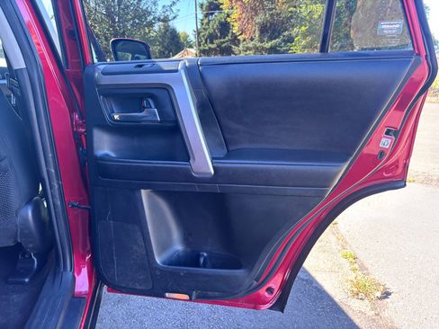 Used 2017 Toyota 4Runner SR5 image 37