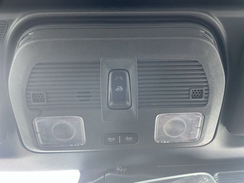 Used 2025 Ford Mustang Premium image 30