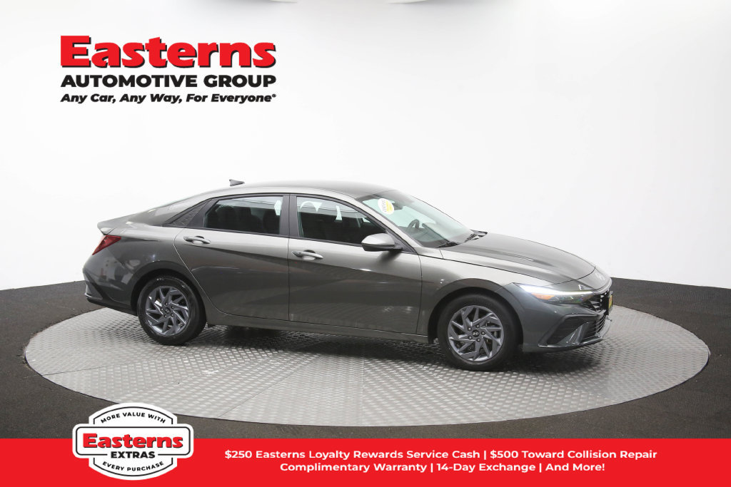Used 2024 Hyundai Elantra SEL FWD image 46