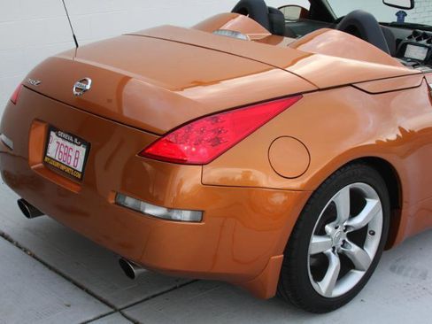 Used 2006 Nissan 350Z Touring RWD image 8