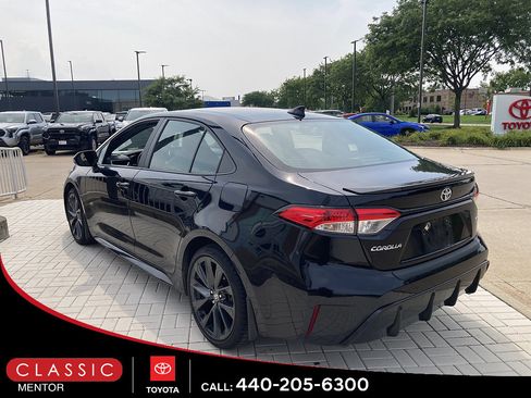 Used 2023 Toyota Corolla SE w/ Carpet Mat Package (TMS) FWD image 2